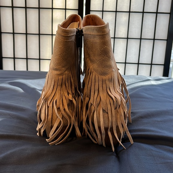 BEAST FASHION 10 Women Suede 3" Stacked Heel Boots Western Cowgirl Fringe Taupe - Picture 6 of 10